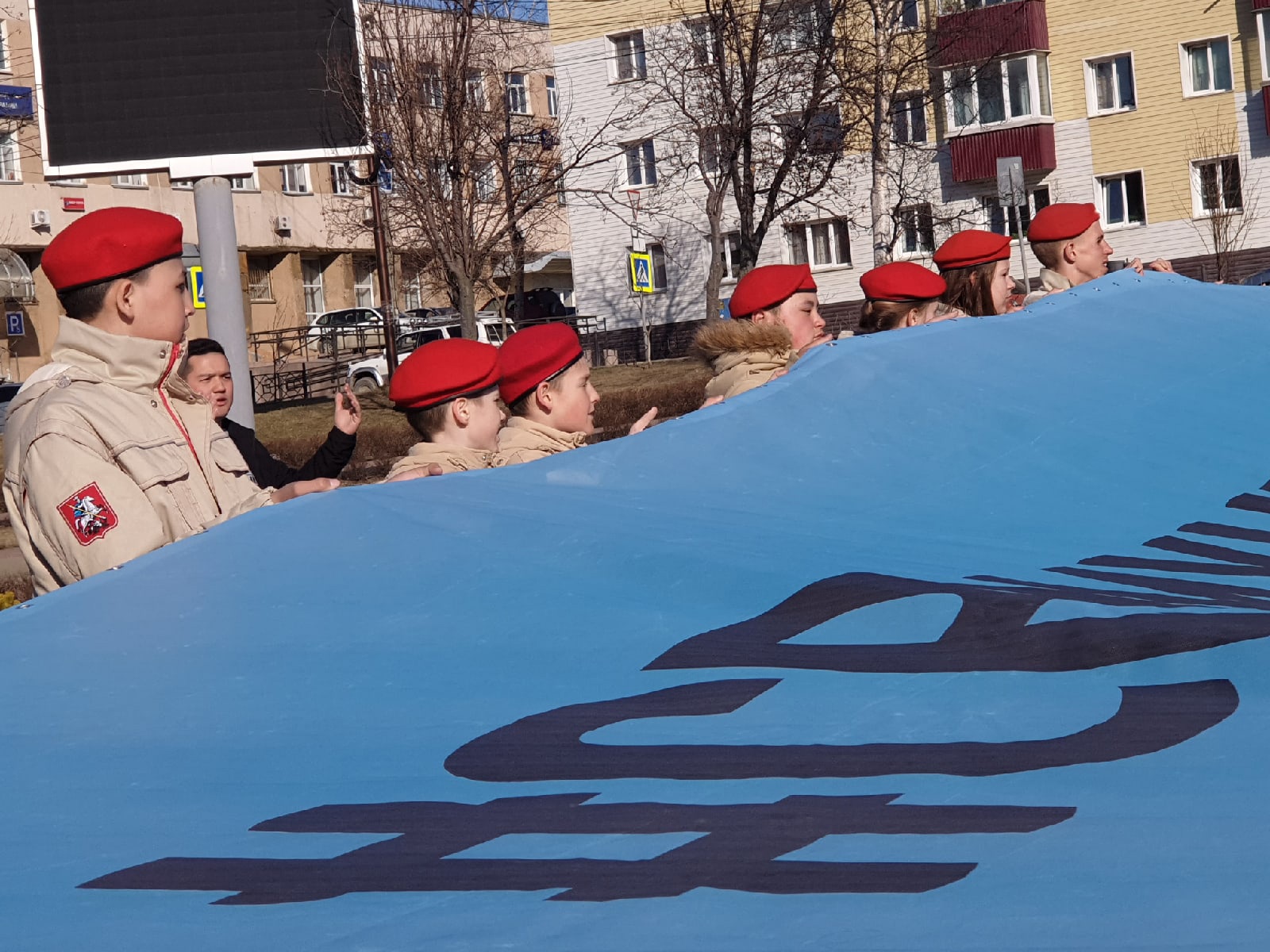 своих